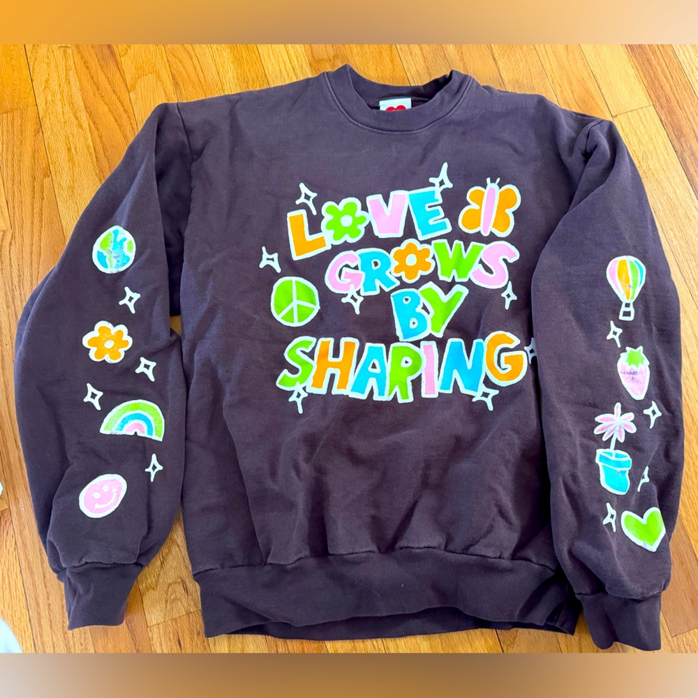 Women’s Spencer Barbosa crew neck ‘Love Grows by Sharing’